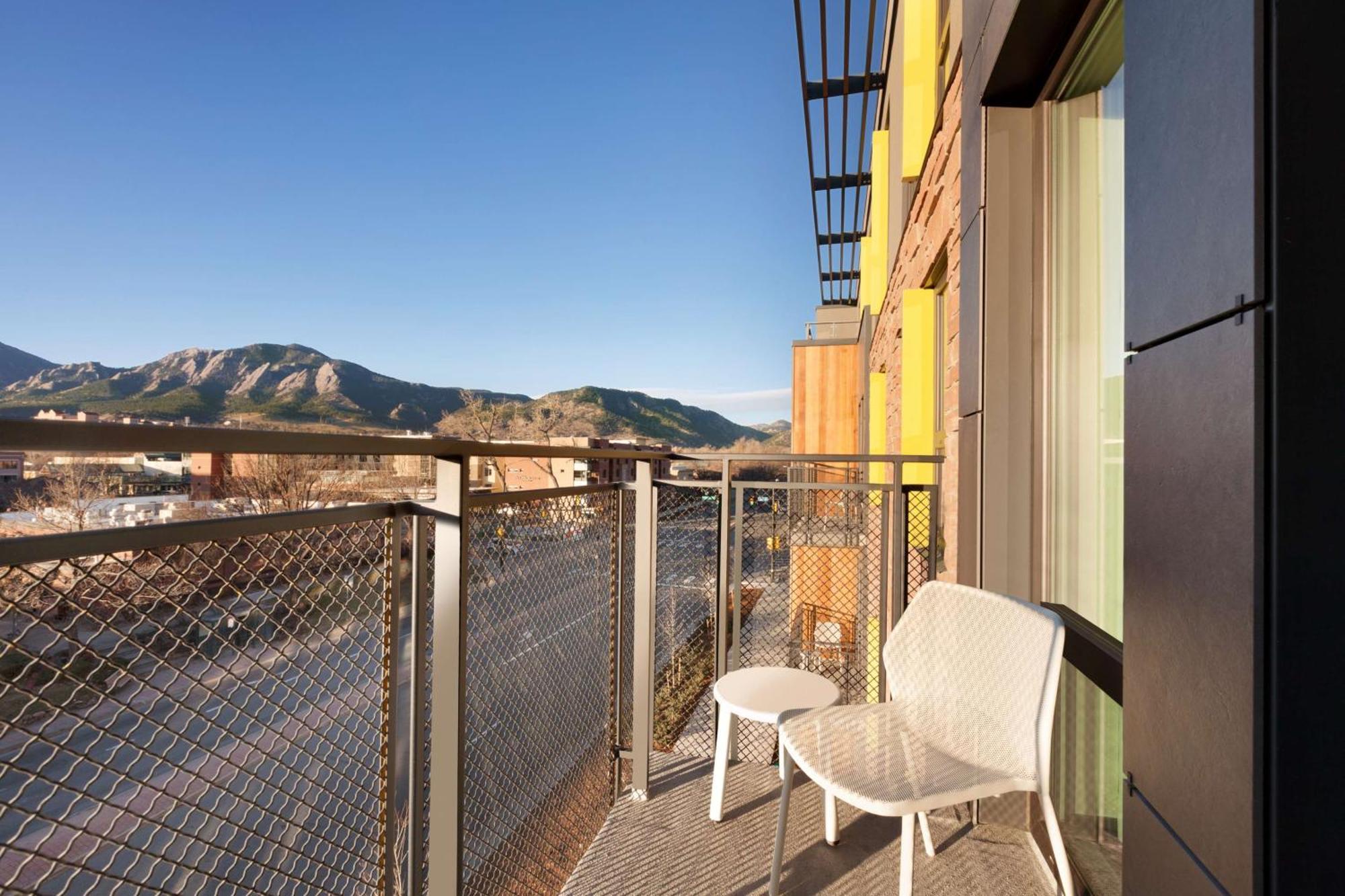 Embassy Suites By Hilton Boulder Exteriör bild